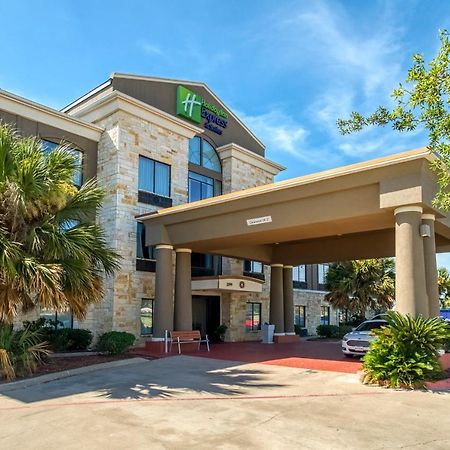 Holiday Inn Express And Suites Beeville By Ihg Exterior foto